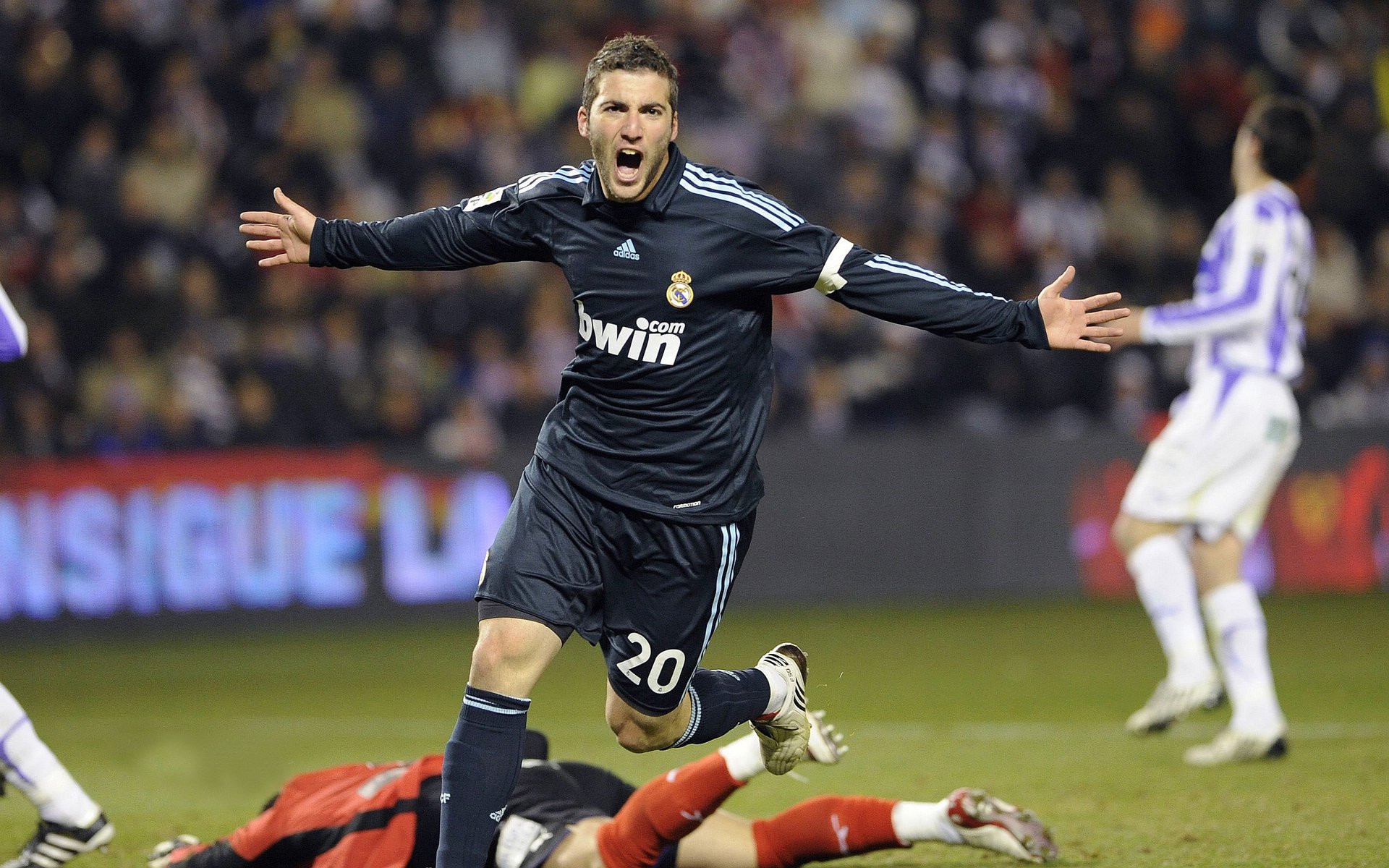 中超三大悬念收官金靴归属保级名额与冠军悬念并存,2020中超金靴